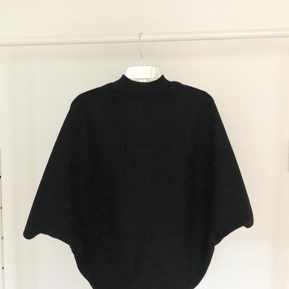 Oak NYC Dolman Wool Cape in size XS / 0-2 - Picture 2 of 5